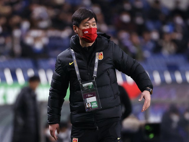 Pelatih China Xiaopeng Li pada 27 Januari 2022