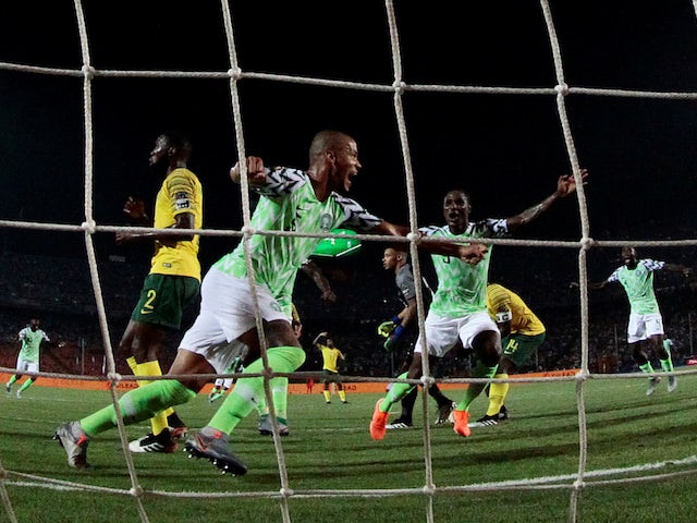 William Troost-Ekong dari Nigeria merayakan gol keduanya ke gawang Afrika Selatan pada 10 Juli 2019