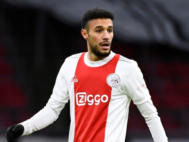 Noussair Mazraoui dari Ajax, difoto pada Desember 2021