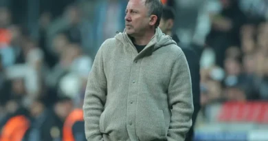 Besiktas
x
Alanyaspor – Notícias e Prováveis Escalações